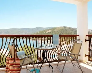 Mi Casa Beach Hotel