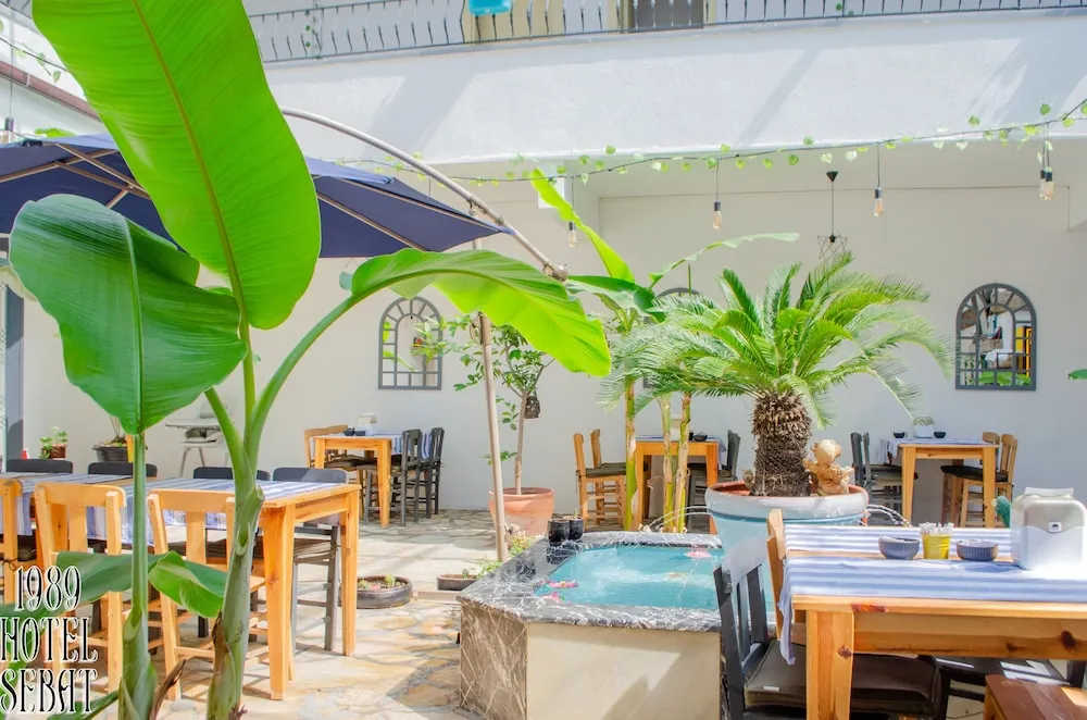 Classic Üç Kişilik Oda