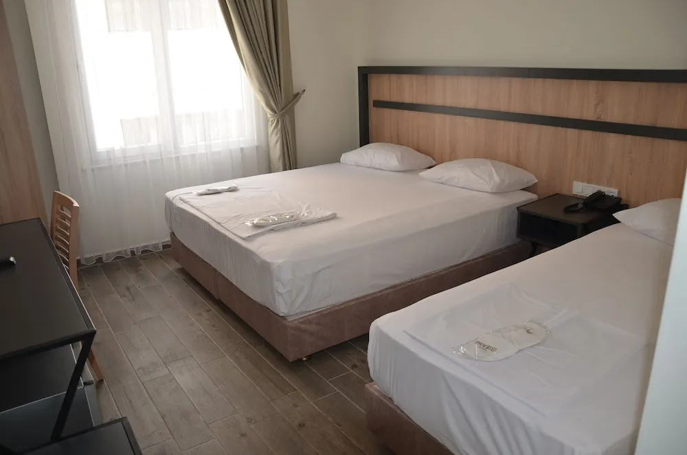 Deluxe Üç Kişilik Oda