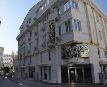 Piyes Otel