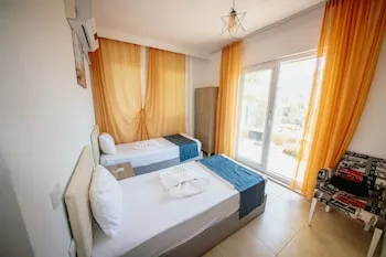 Onoda Hotel & Suites