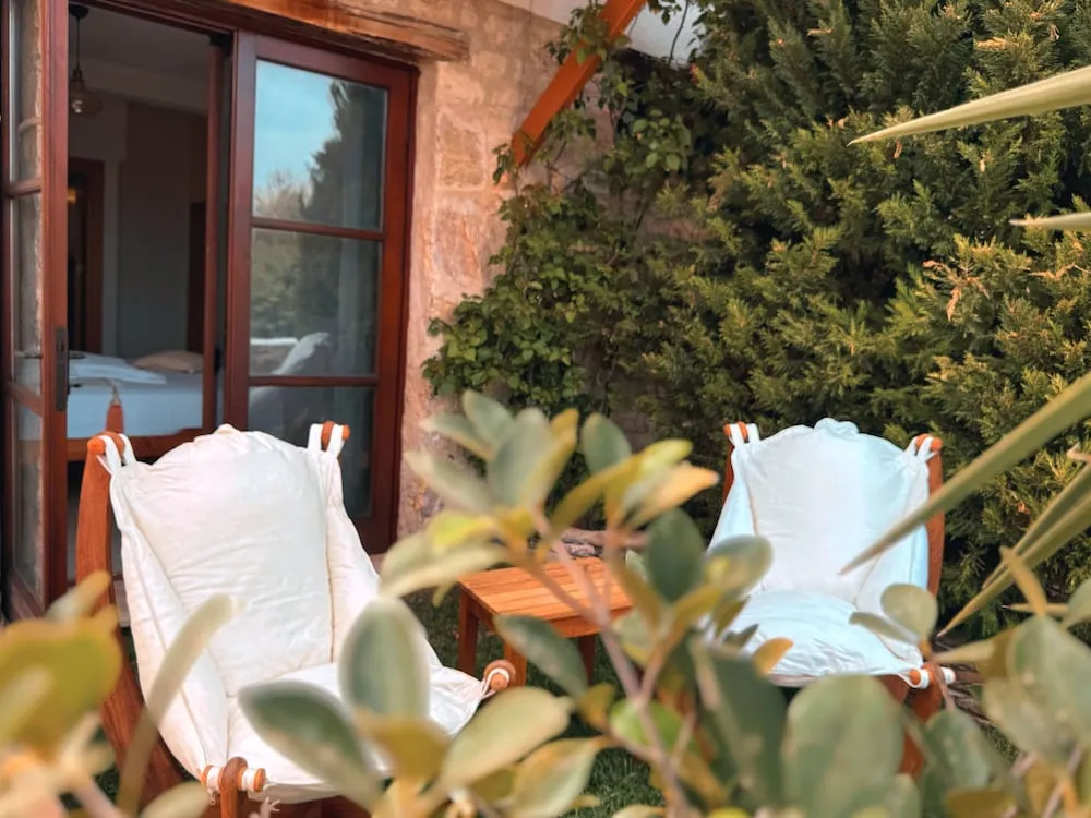 Deluxe Tek Büyük Yataklı Oda, Deniz Manzaralı, Bahçeli