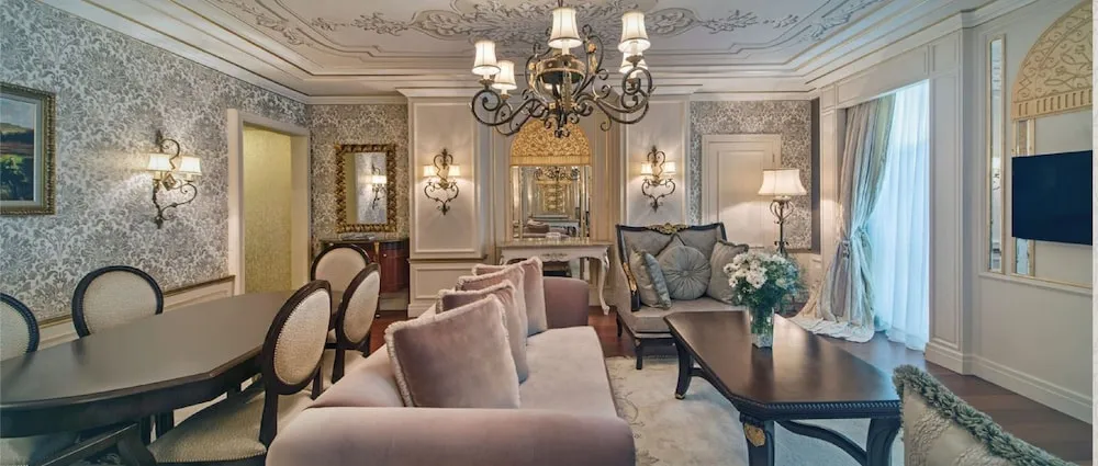 Presidential Suite with King Size Bed