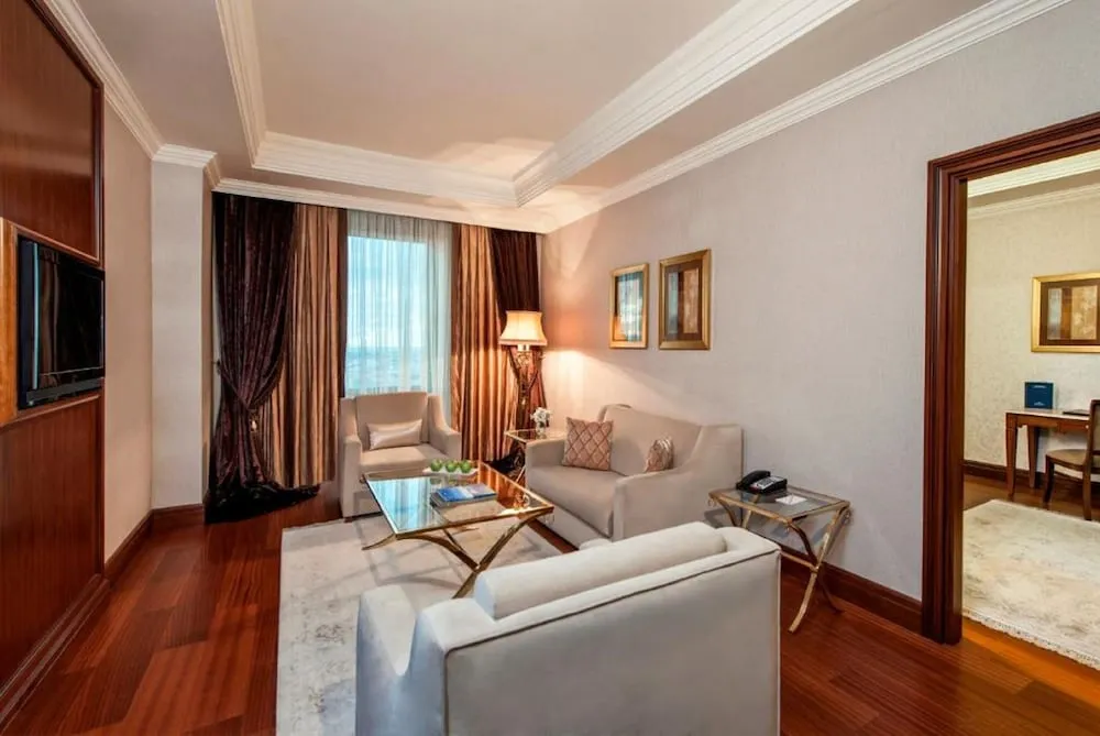 Suite with King Size Bed