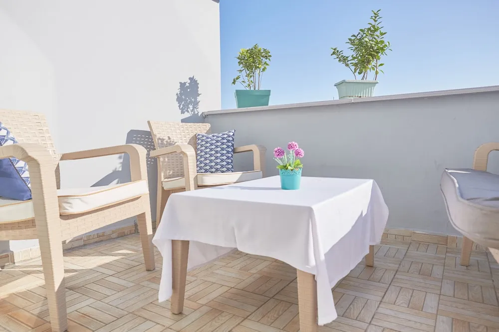 Family Oda, 2 Büyük (Queen) Boy Yatak, Balkon, Kısmi Deniz Manzaralı
