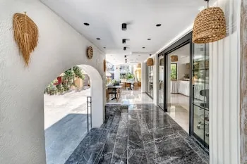 Hildegard Hotel