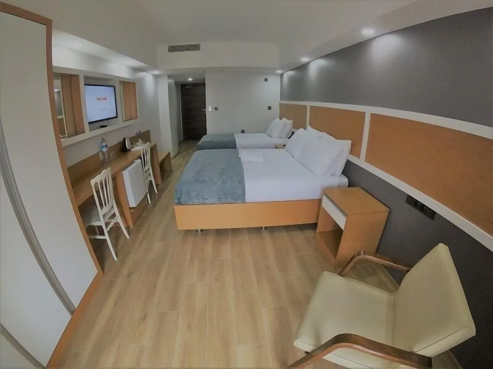 Deluxe Tek Büyük veya İki Ayrı Yataklı Oda