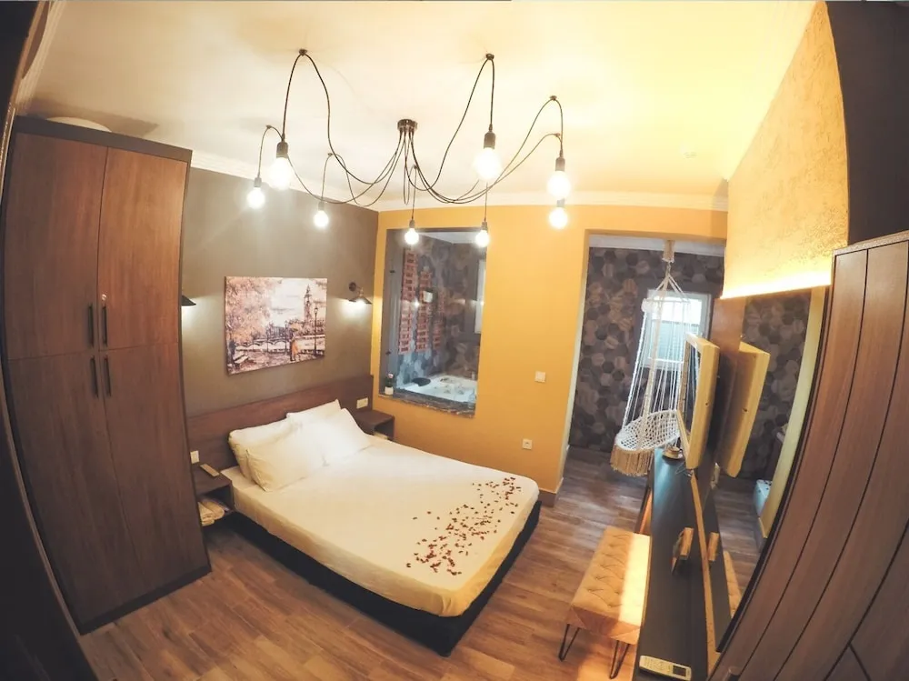 Deluxe Stüdyo Süit