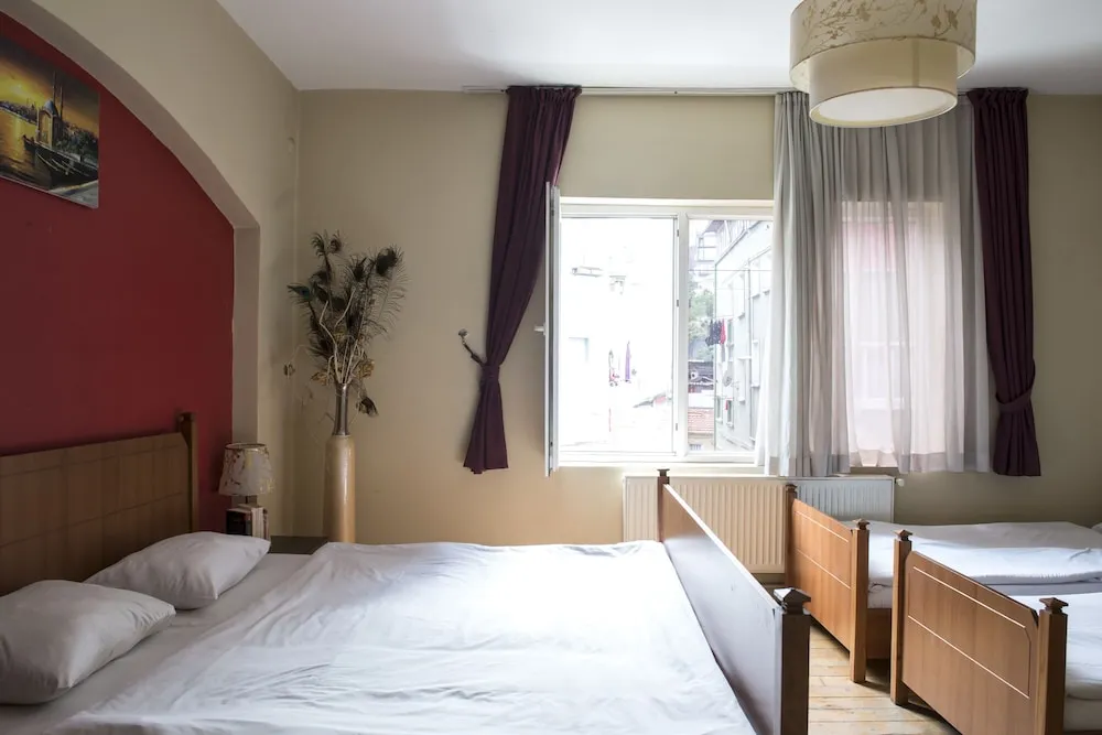 Deluxe Üç Kişilik Oda