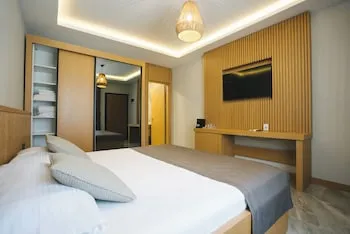 Maye Residence