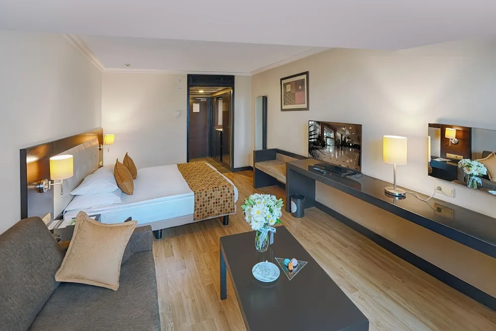 Deluxe Double Room With City View