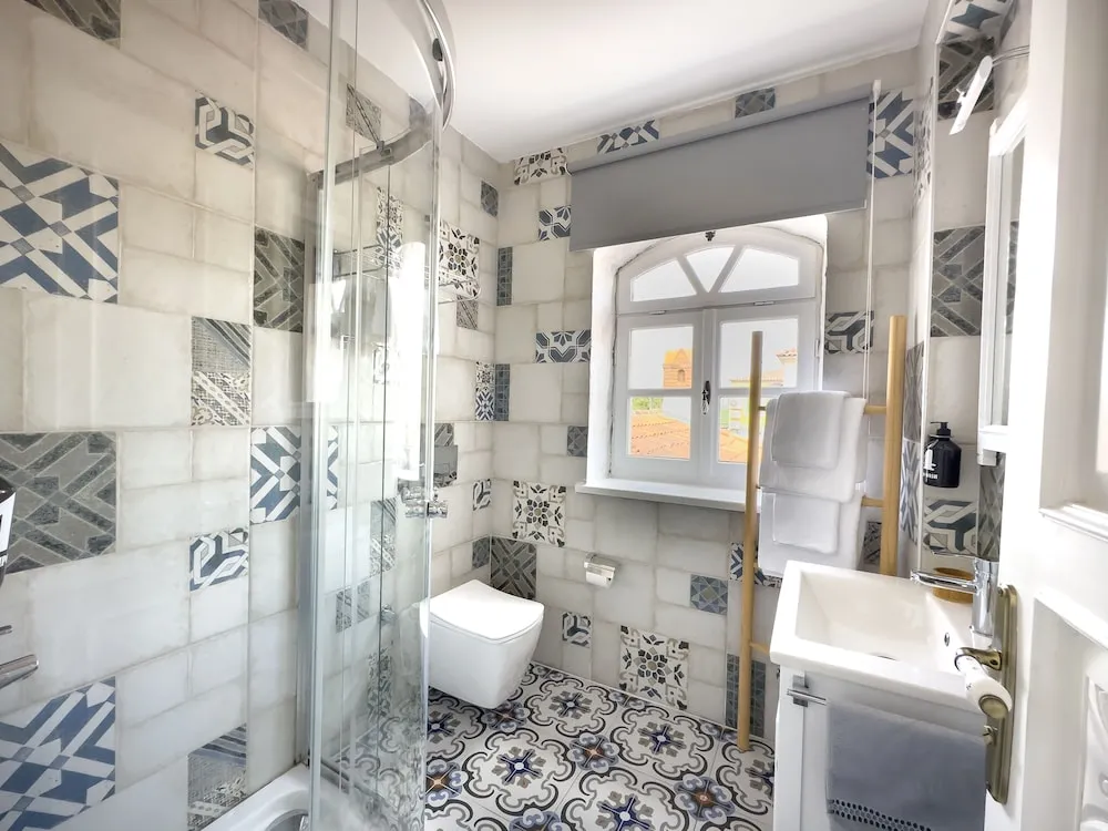 Superior Tek Büyük Yataklı Oda (Half Bay Window)