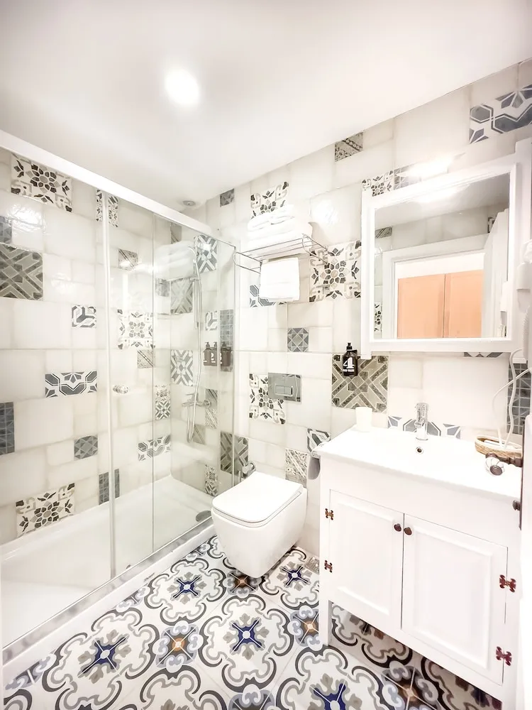 Exclusive Tek Büyük Yataklı Oda