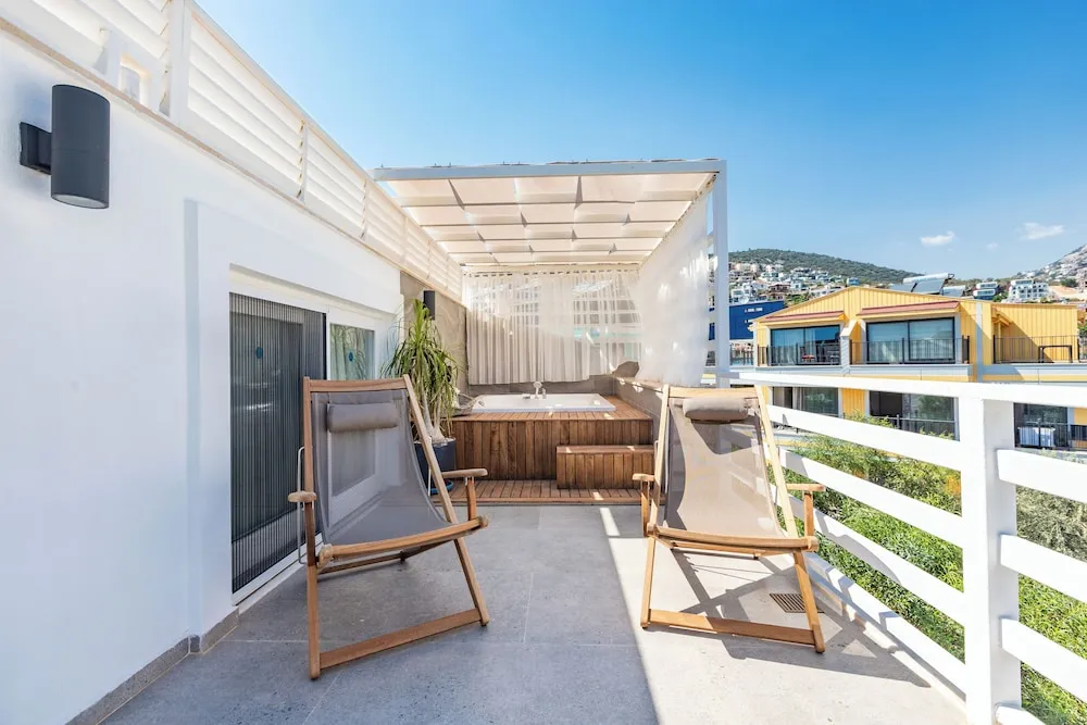Penthouse Room, Jetted Tub, Sea View
