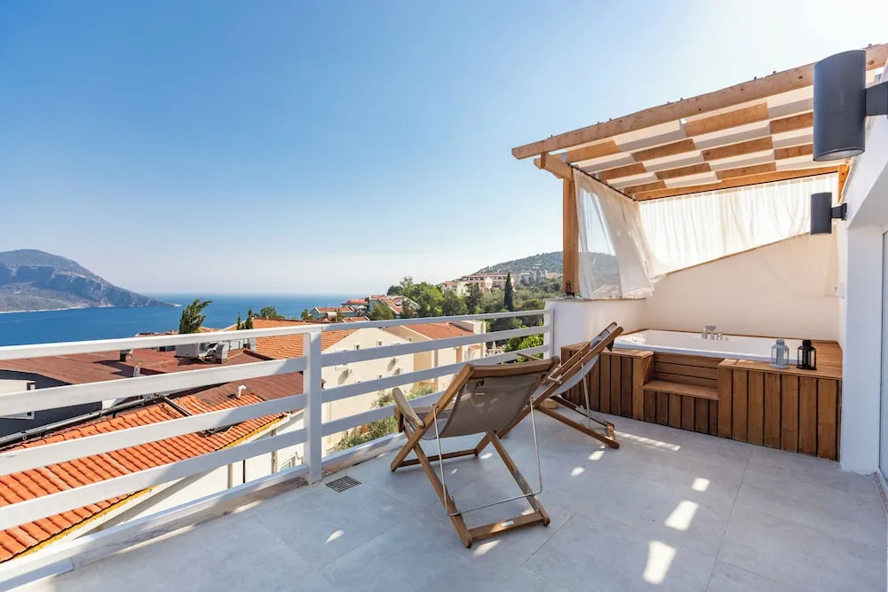 Penthouse Room, Jetted Tub, Sea View