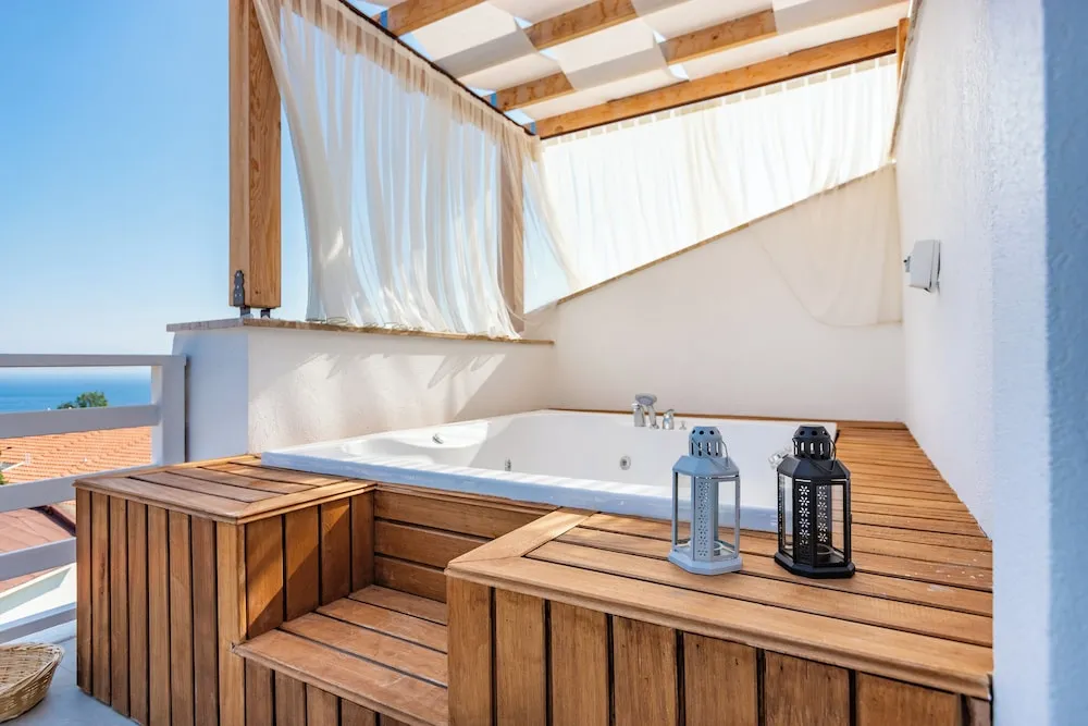 Penthouse Room, Jetted Tub, Sea View