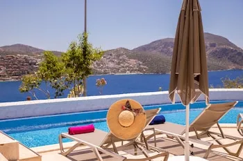 Kalkan Saray Suites - Yetişkin Oteli
