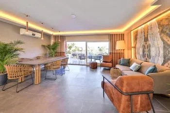Kalkan Saray Suites - Yetişkin Oteli