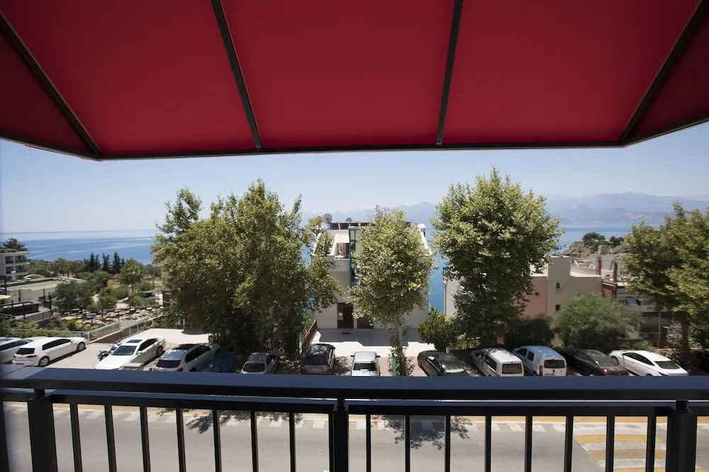 Deluxe Üç Kişilik Oda