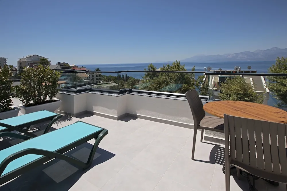 Luxury Tek Büyük Yataklı Oda