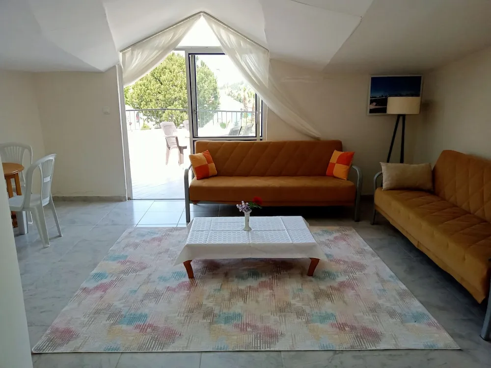 1+1 Cati Kati Terasli Daire / Apartment