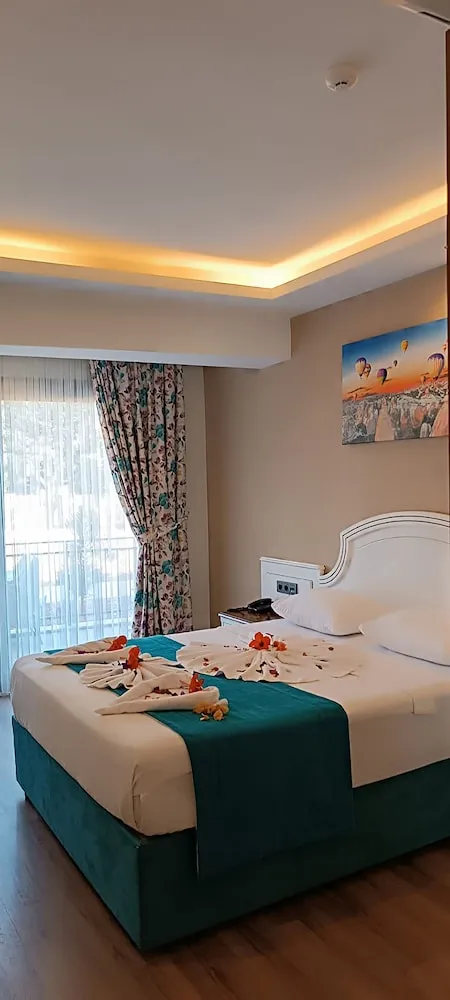 Basic Süit, Sigara İçilmez, Denize Bakan