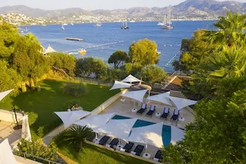 The Farrys Boutique Hotel