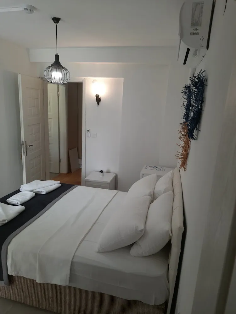 1.Kat Balkonlu Havuz Manzarali