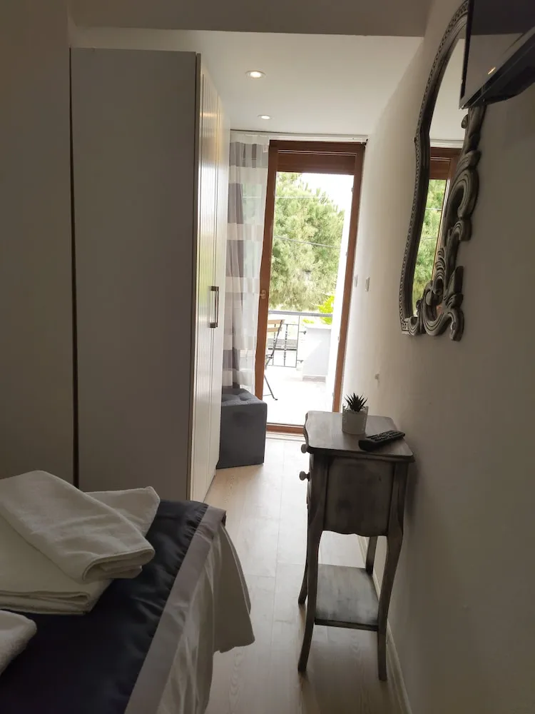 1.Kat Balkonlu Havuz Manzarali