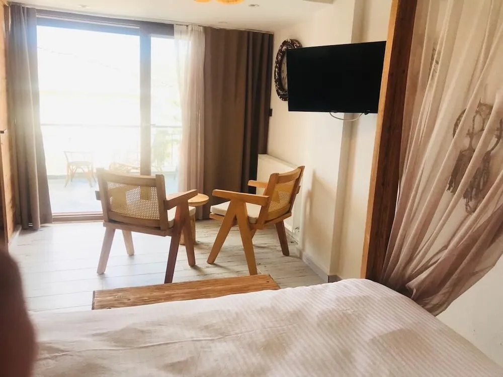 1. Kat Superior Oda Havuz Manzarali