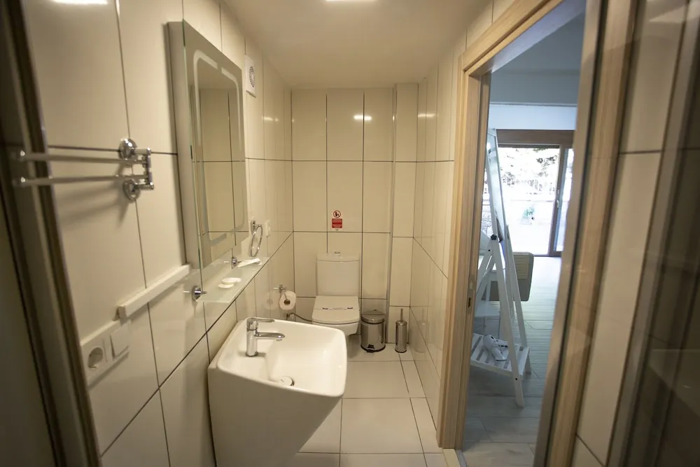 1. Kat Suite Oda Balkonlu Bahce Manzarali