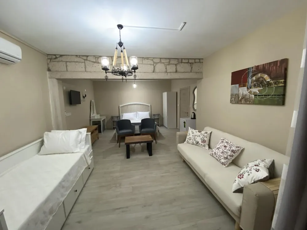 Bahce Kati Aile Odasi 6