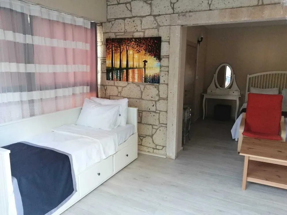 Bahce Kati Aile Odasi 6