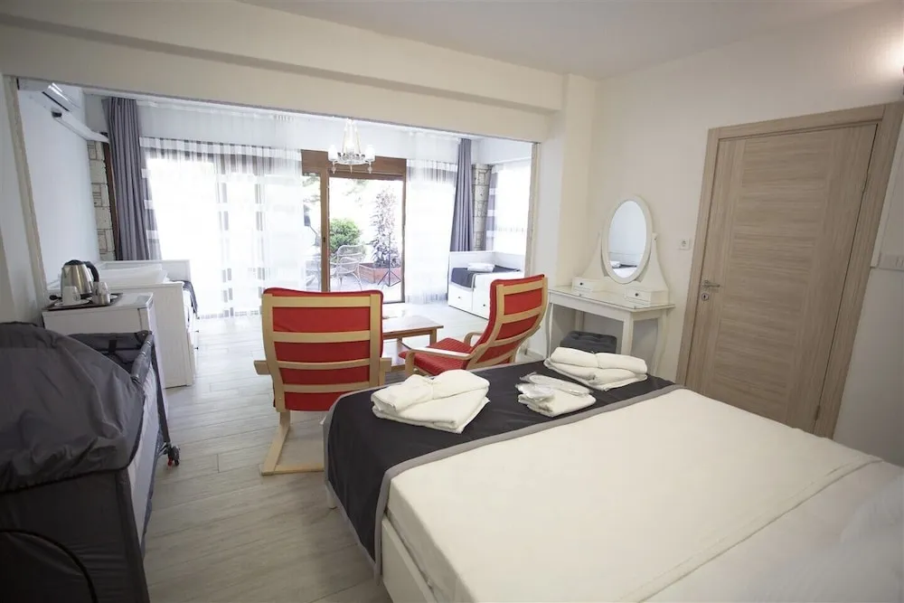 Bahce Kati Aile Odasi 6