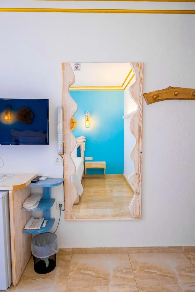 Comfort Tek Büyük Yataklı Oda, 1 En Büyük (King) Boy Yatak, Havuz Kullanımı, Kısmi Deniz Manzaralı