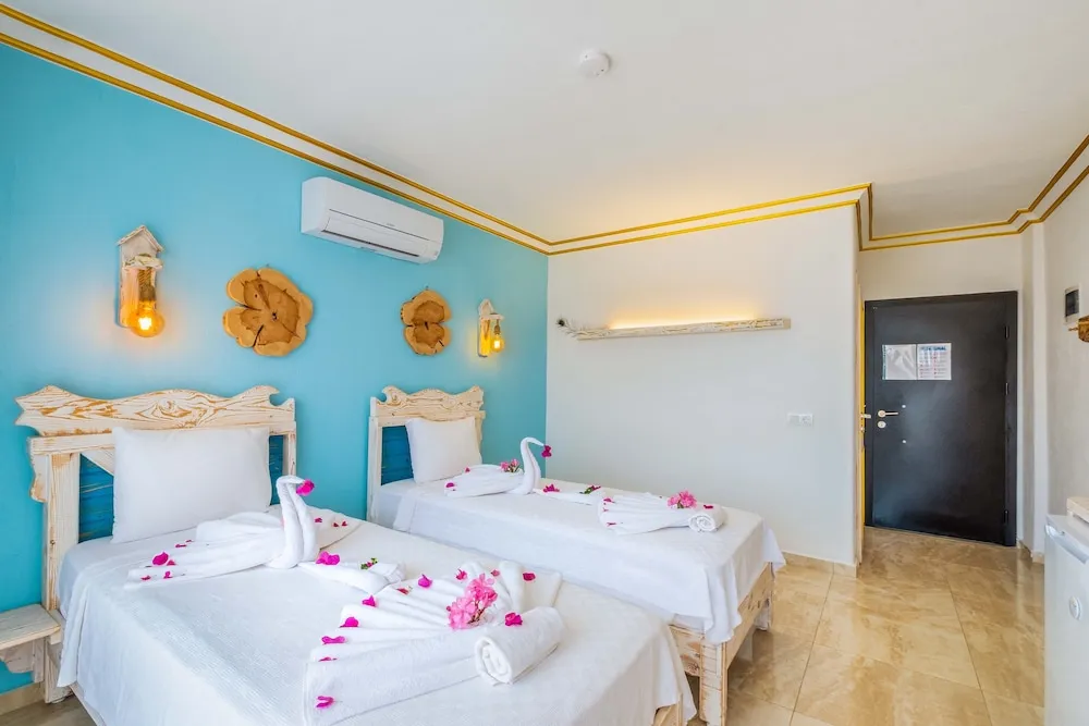 Comfort İki Ayrı Yataklı Oda, Birden Çok Yatak, Havuz Kullanımı, Kısmi Deniz Manzaralı