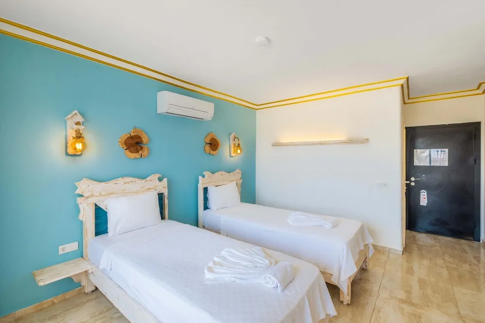 Comfort İki Ayrı Yataklı Oda, Birden Çok Yatak, Havuz Kullanımı, Kısmi Deniz Manzaralı