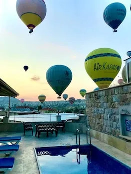 Balloon Cave Hotel