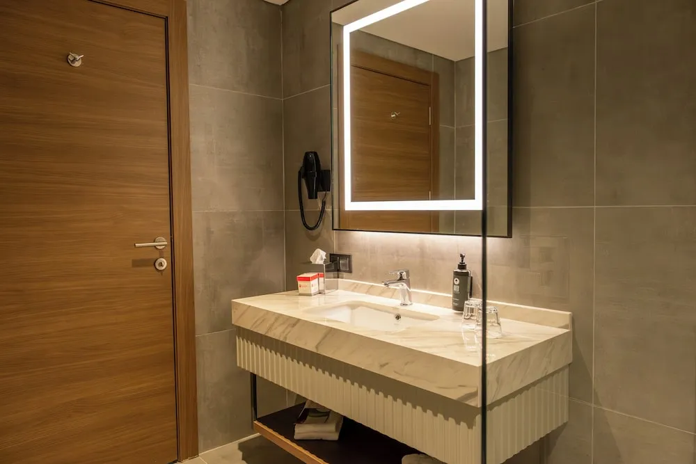 Standard Oda, 1 En Büyük (King) Boy Yatak ve Çekyat, Şehir Manzaralı