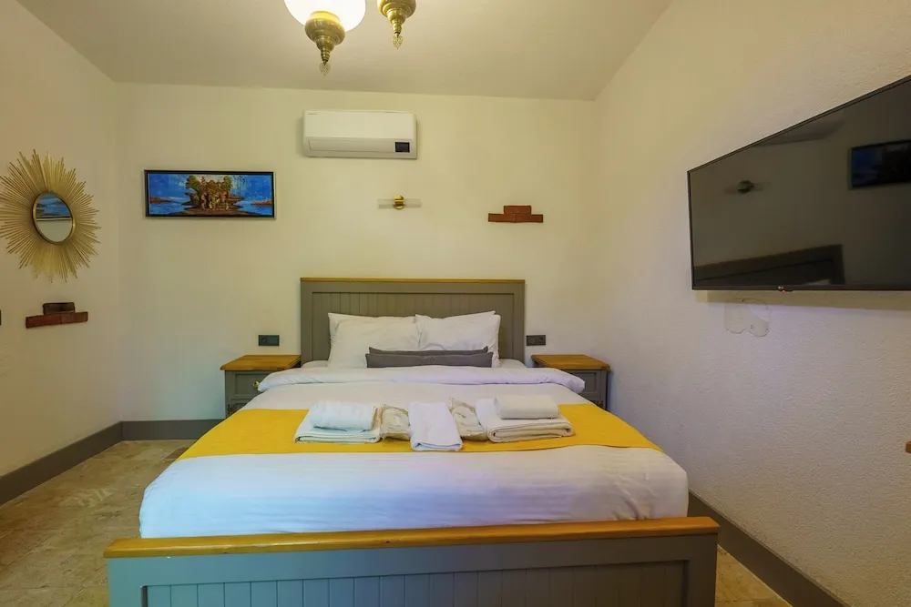 Standard Lounge Room