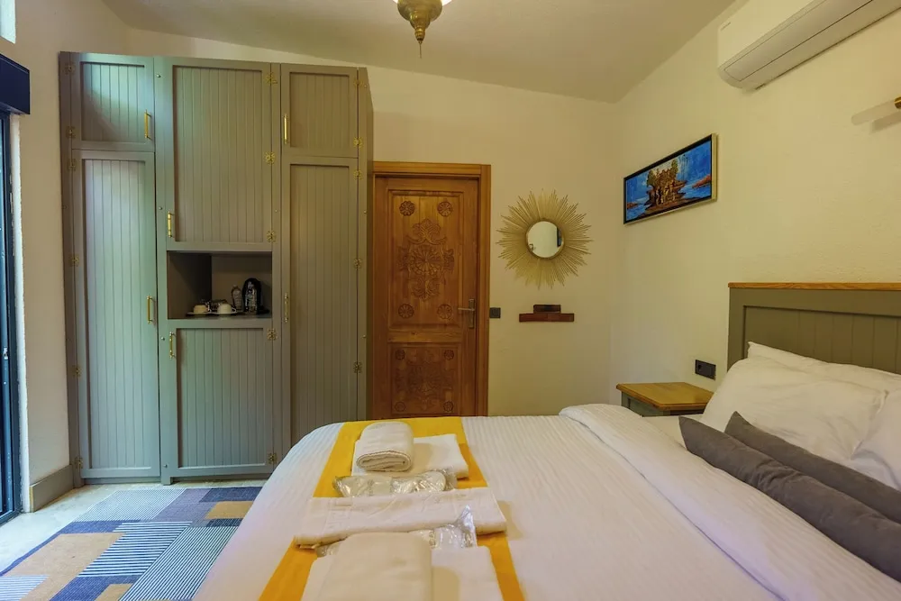 Standard Lounge Room