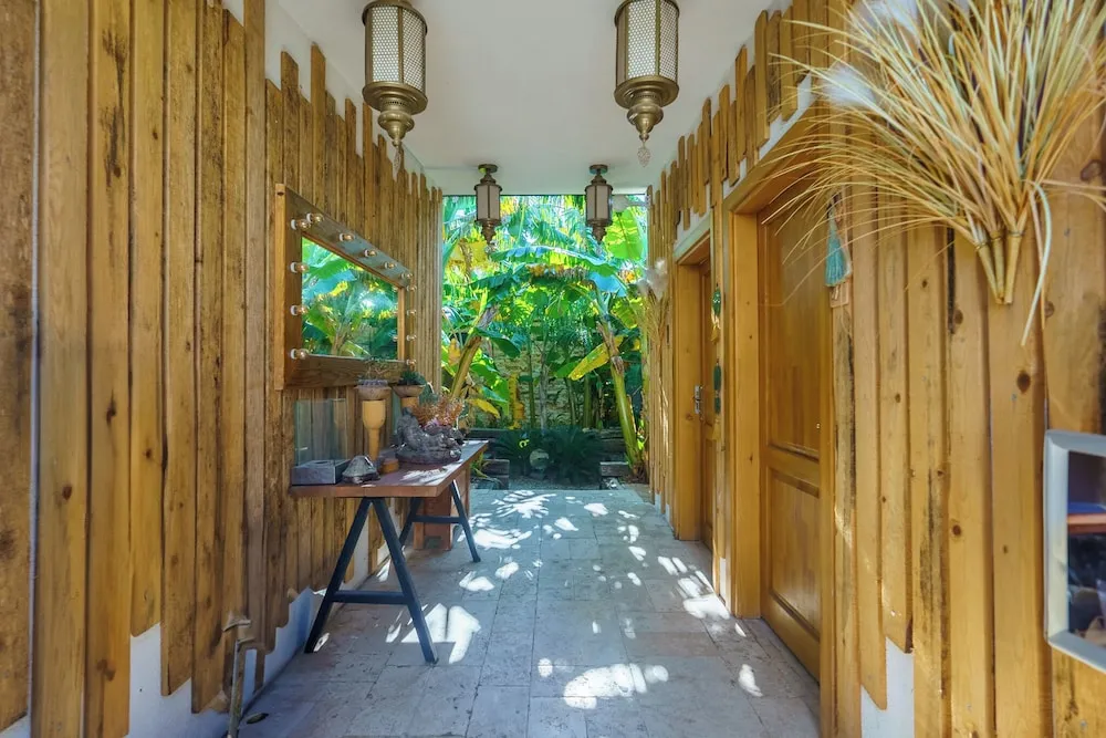 Standard Lounge Room