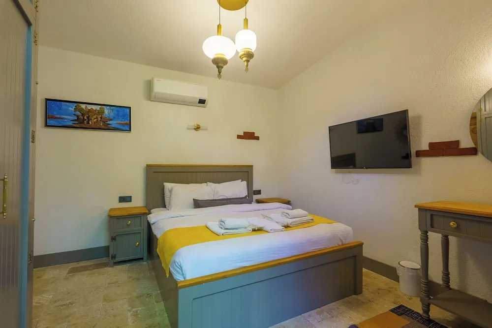 Standard Lounge Room