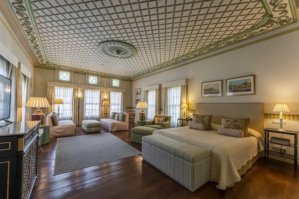 Luxury Tek Büyük Yataklı Oda