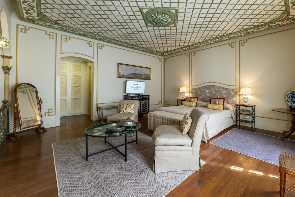 Luxury Tek Büyük Yataklı Oda