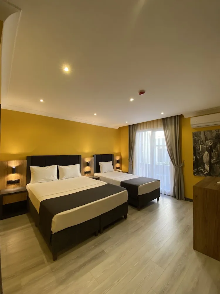 Classic Üç Kişilik Oda, Şehir Manzaralı