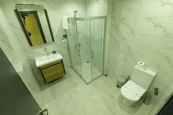 Roy Otel Akçay