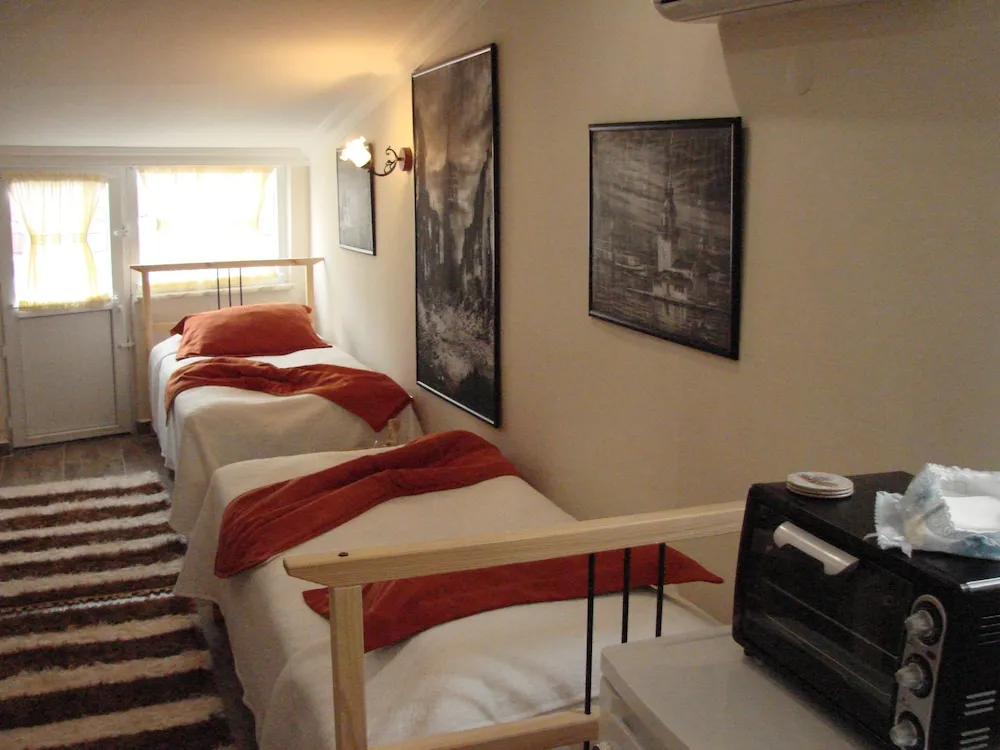 Triple Apartment with Terrace Annex Building