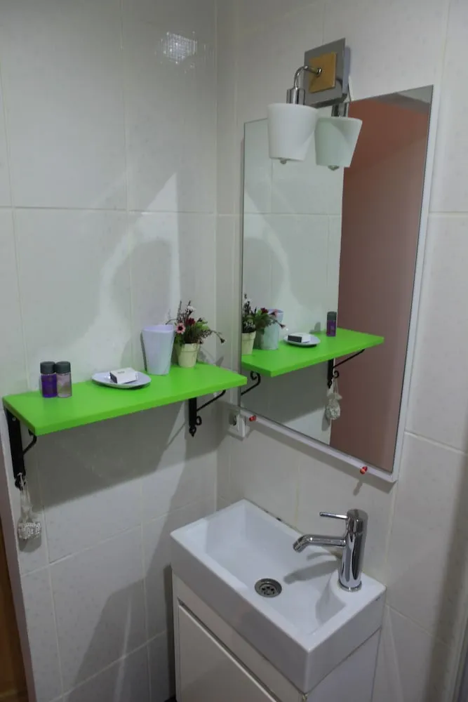 Comfort Tek Büyük Yataklı Oda