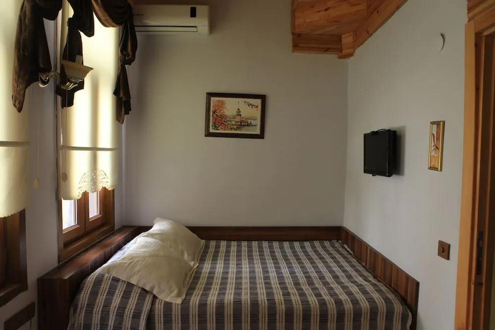 Comfort Tek Büyük Yataklı Oda